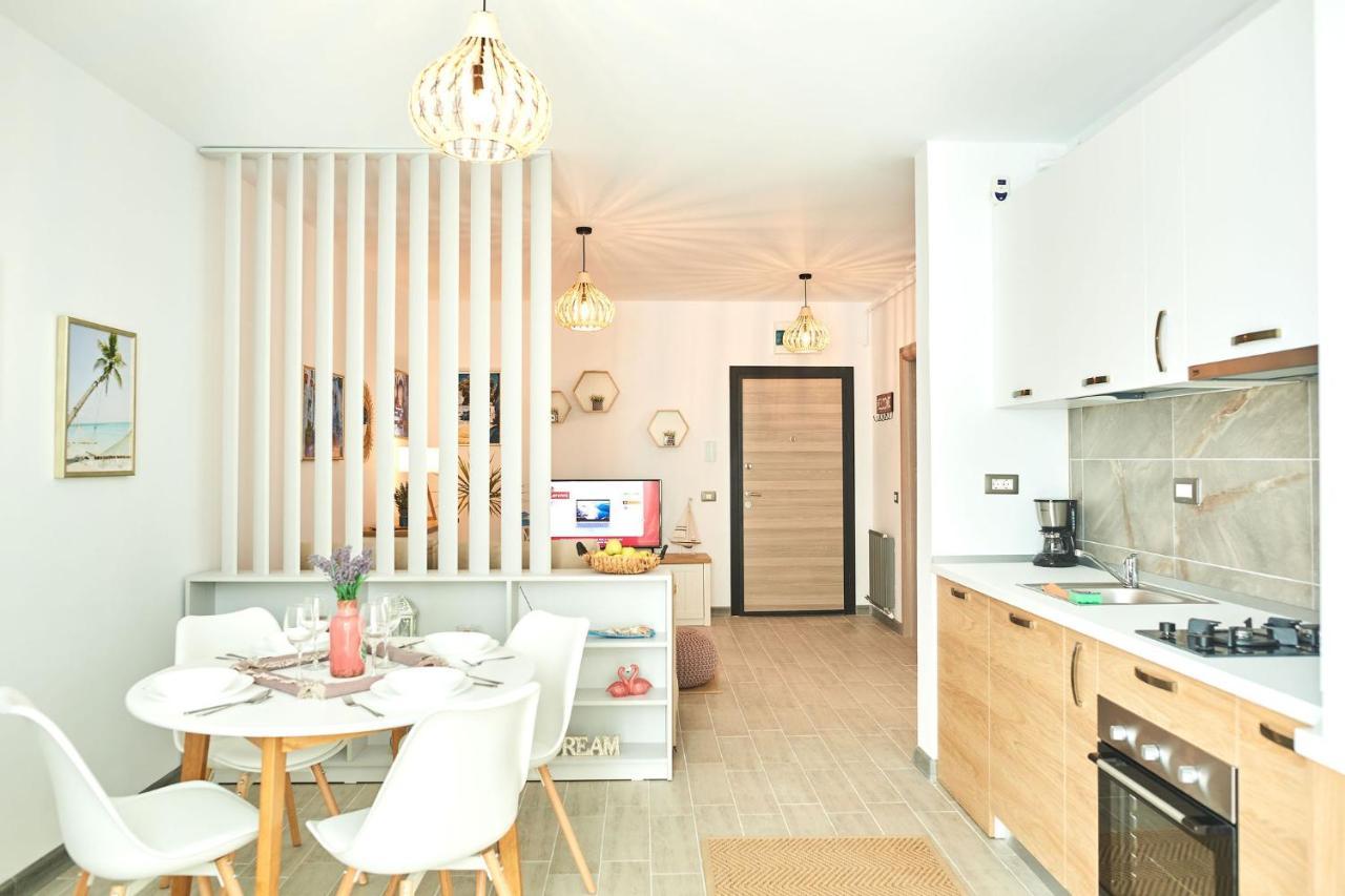 Sole Apartment Spa N Pools Beach Resort นาโวดาริ ภายนอก รูปภาพ